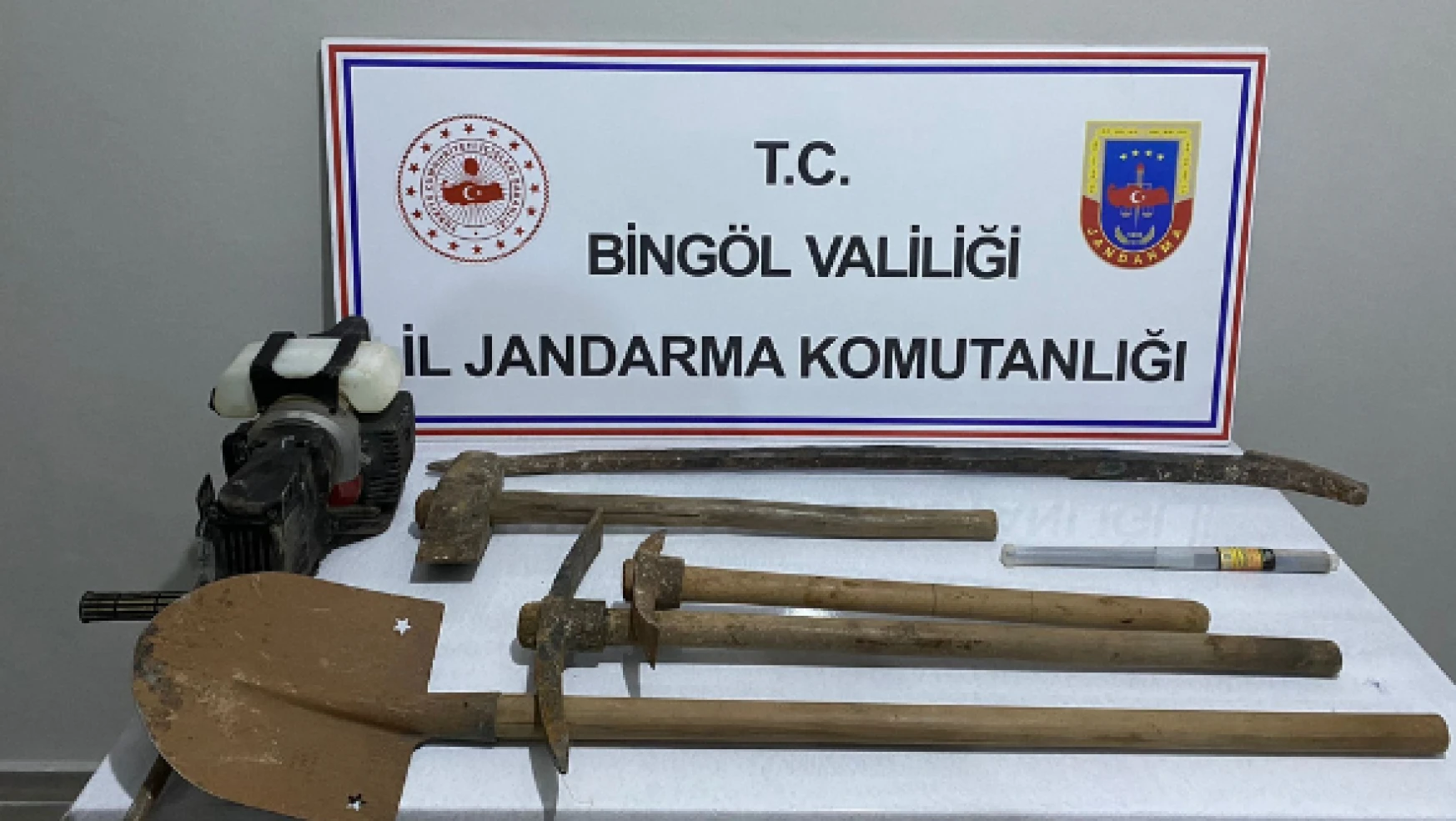 Bingöl'de kaçak kazıya suçüstü: 4 gözlatı