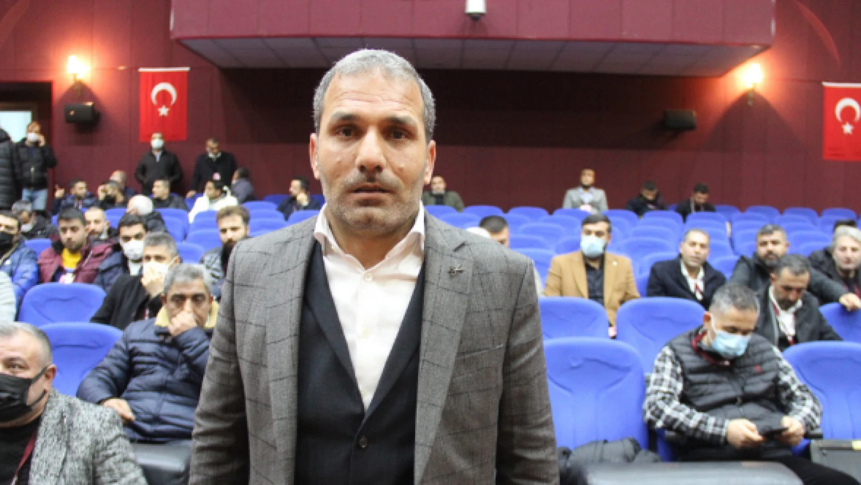Elazığspor'da başkanlığa bir kez daha Serkan Çayır seçildi