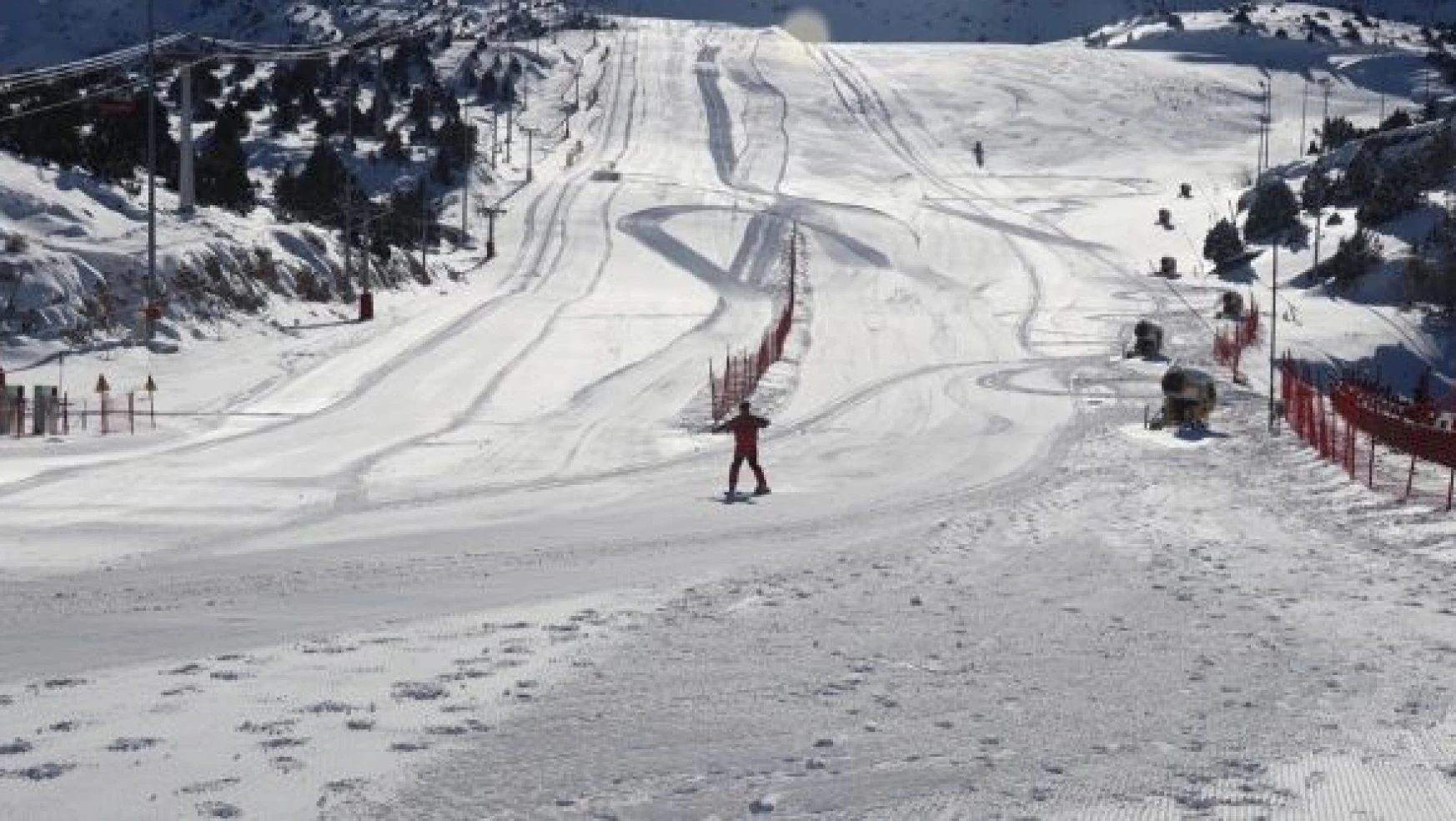 Ergan Dağı Kayak Merkezi'nde kayak sezonu açılıyor