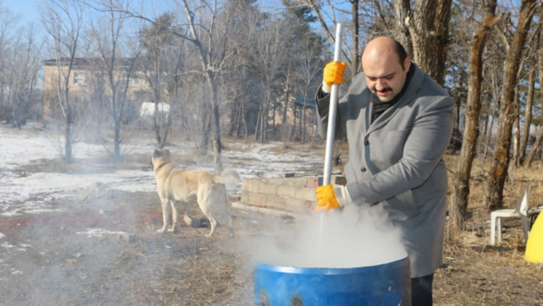 Erzurum'da kazanlar yabani hayvanlar için kaynadı