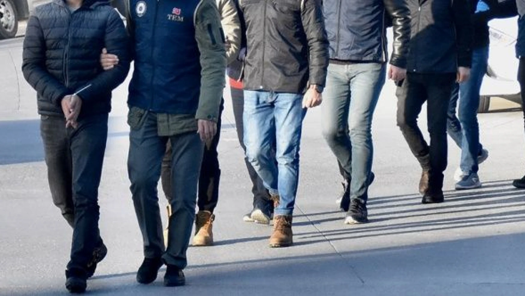FETÖ operasyonunda aralarında binbaşının da bulunduğu 6 kişi gözaltına alındı