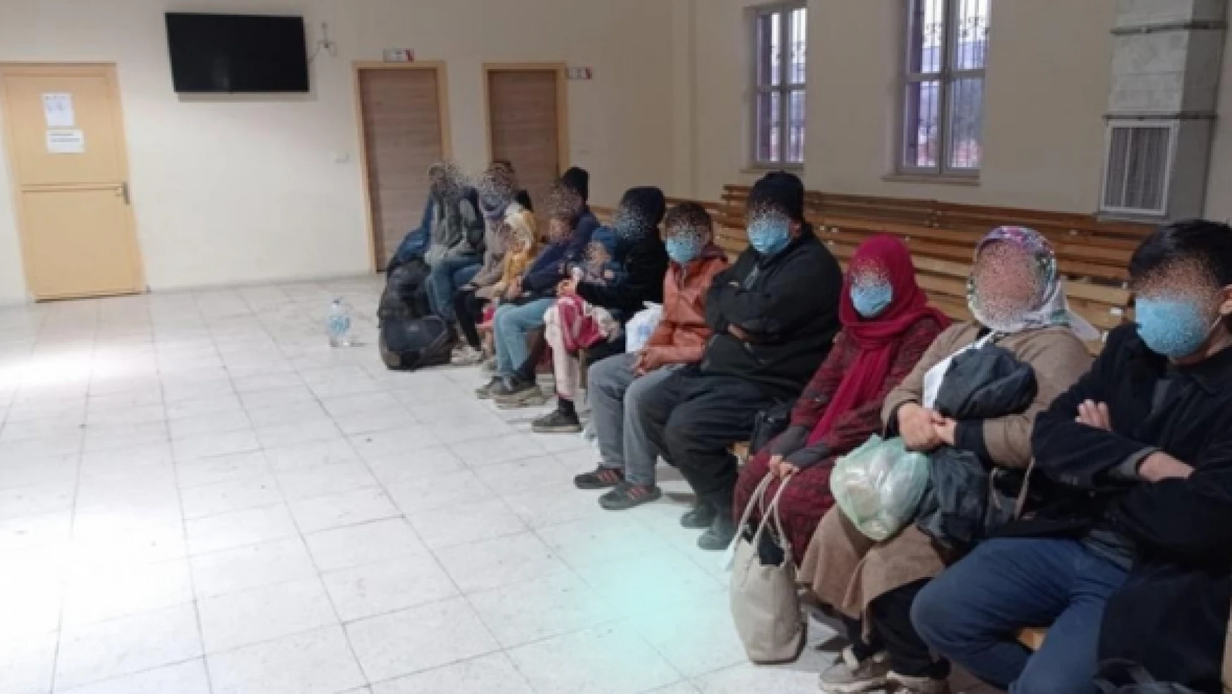 Malatya'da 54 düzensiz göçmen yakalandı