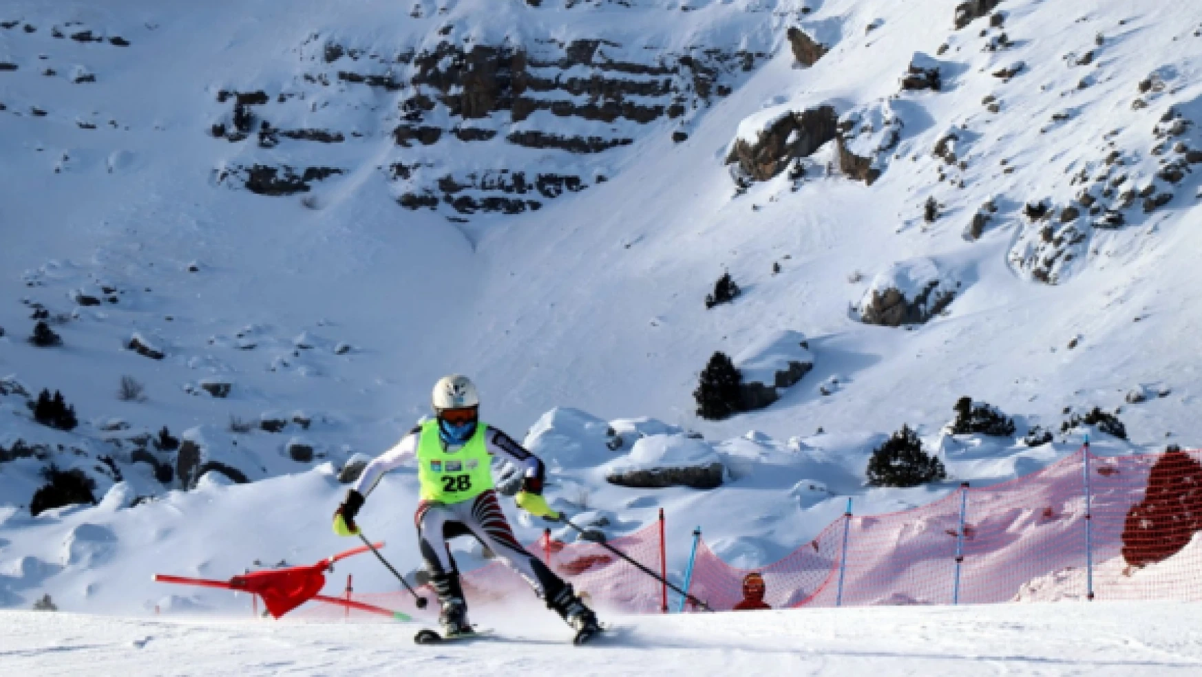 Alp Disiplini U18 Büyükler eleme yarışları Ergan Dağı'nda başladı