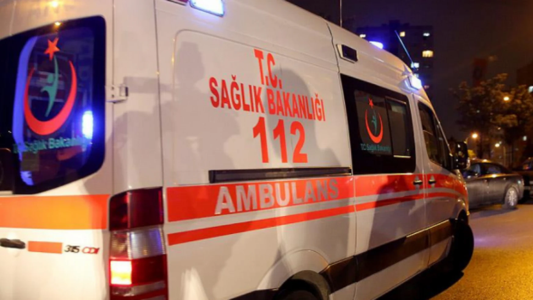 Bitlis'te yolu kardan kapanan iki köydeki hastaların imdadına 112 yetişti!