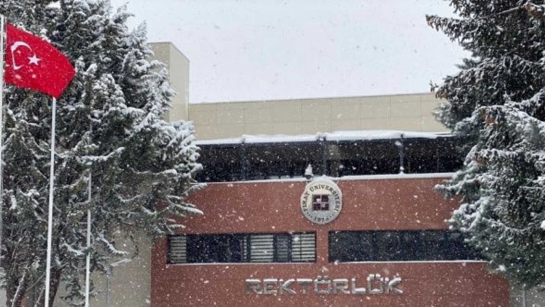 Fırat Üniversitesi'nde kar tatili!