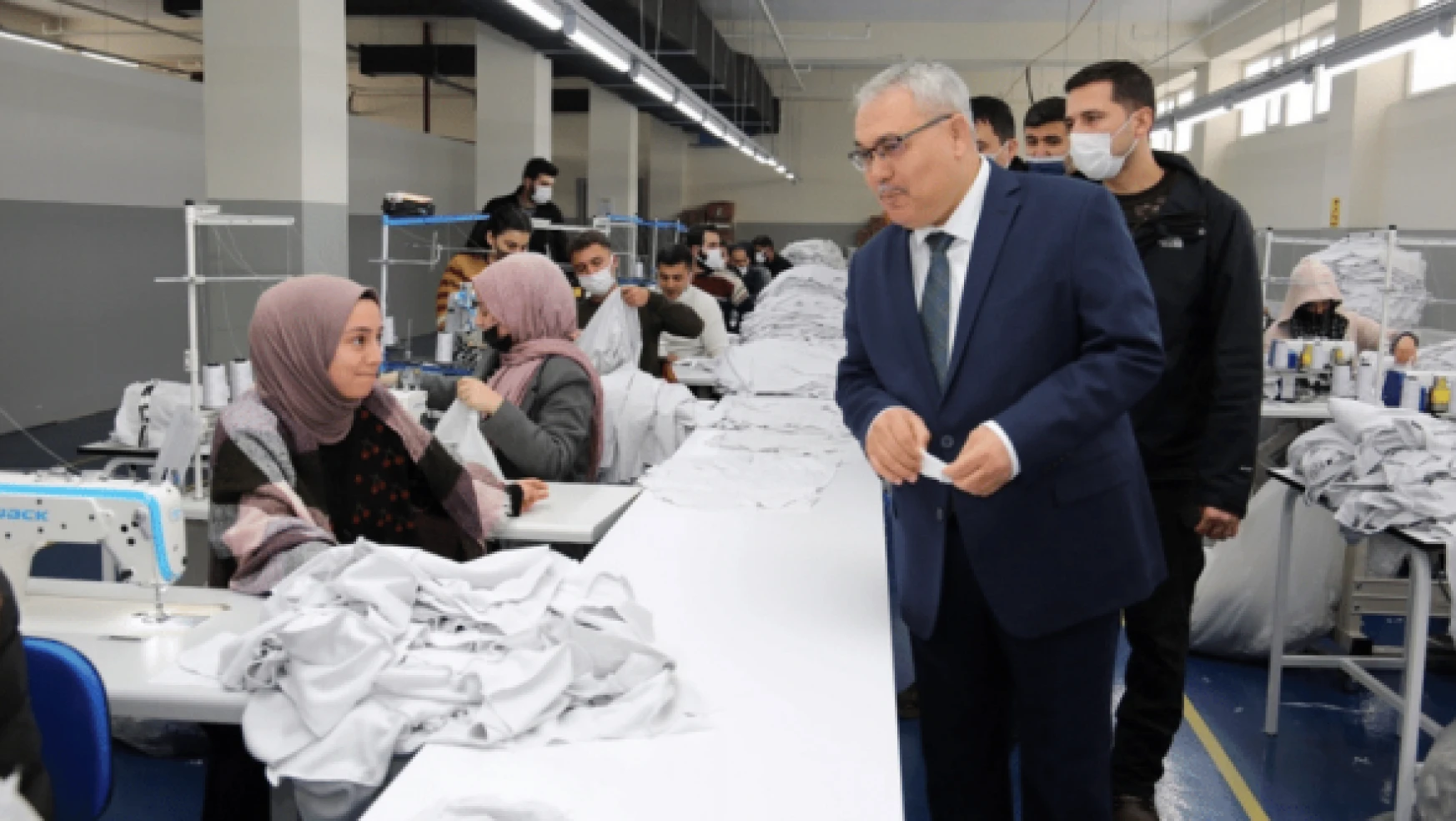 Muş'un yeni tekstil fabrikaları gençlere gelecek oluyor