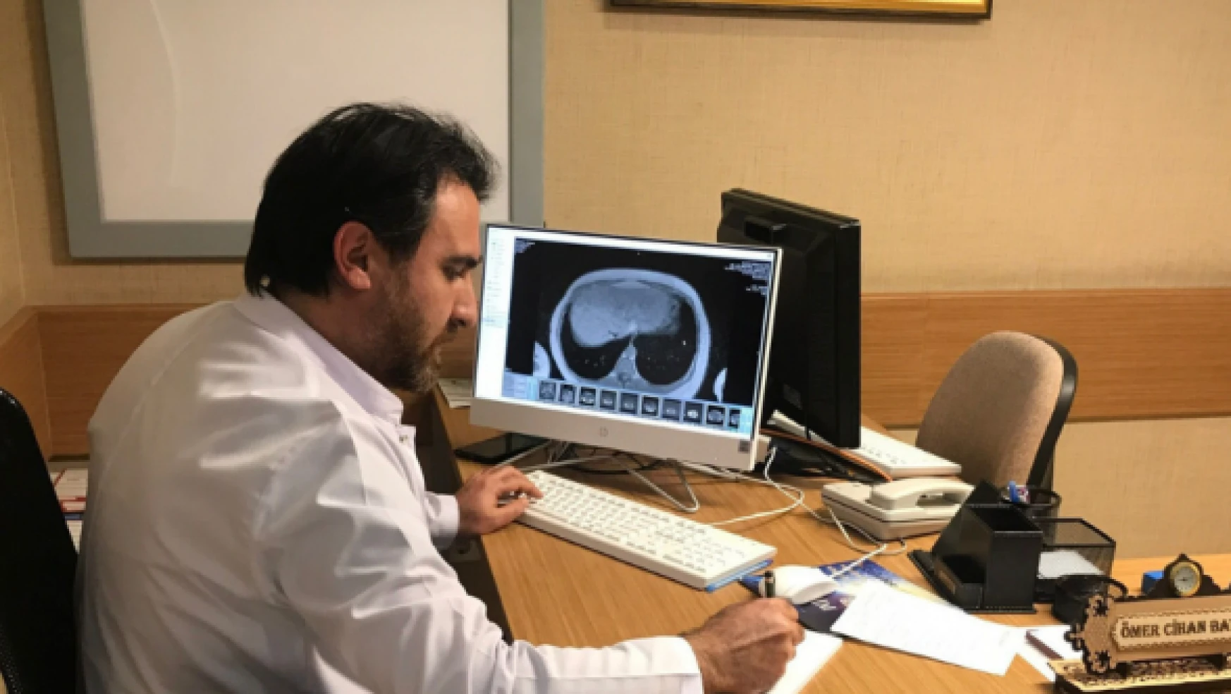 Op. Dr. Ömer Cihan Batur:'El ve ayak bileği kırıkları sakatlıklara neden olacak sorunlar doğurabilmektedir.'