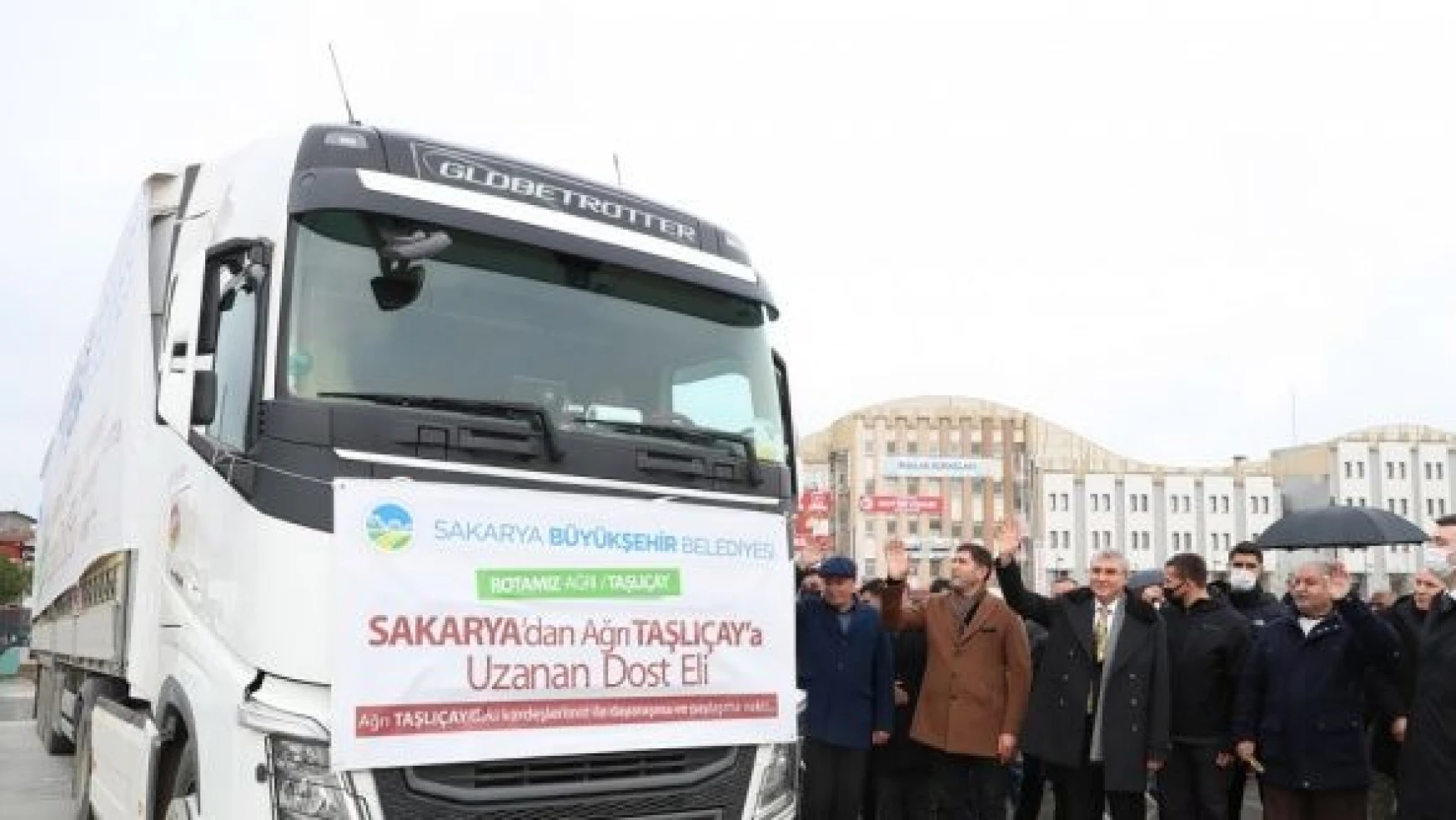 Sakarya Büyükşehir Belediyesi'nden Ağrı'ya yardım TIR'ı!