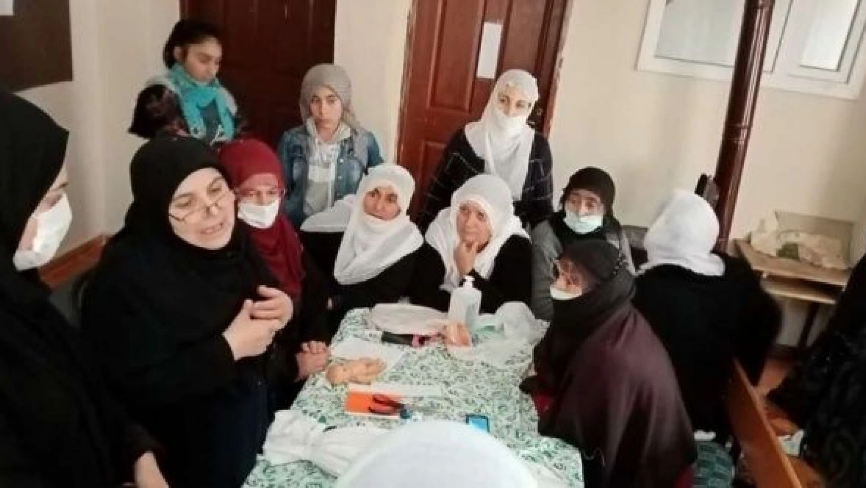 Korkut'ta kadınlara yönelik cenaze yıkama kursu açıldı