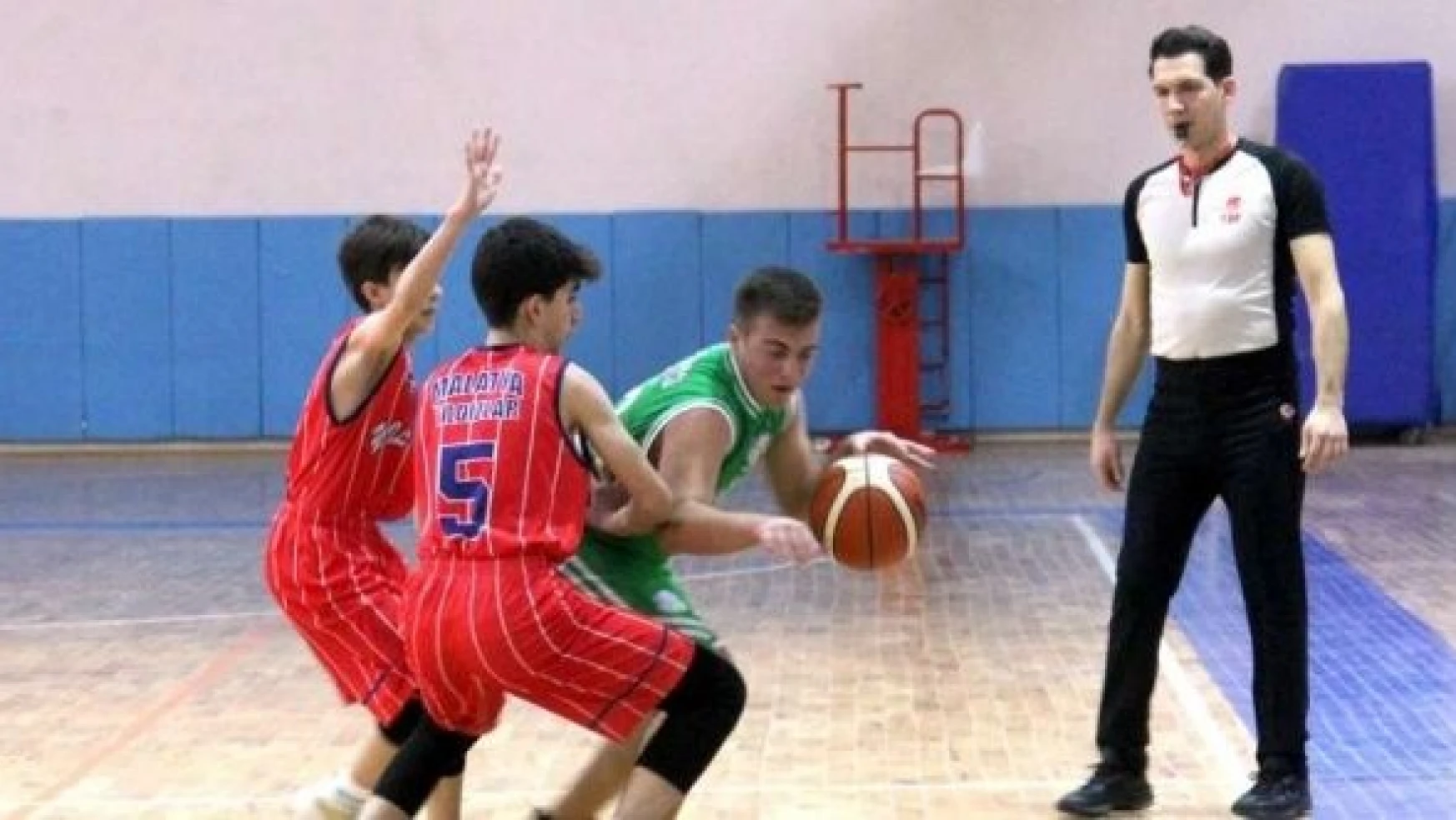 Malatya'da Basketbol U-16 Erkekler Bölge Şampiyonası başladı