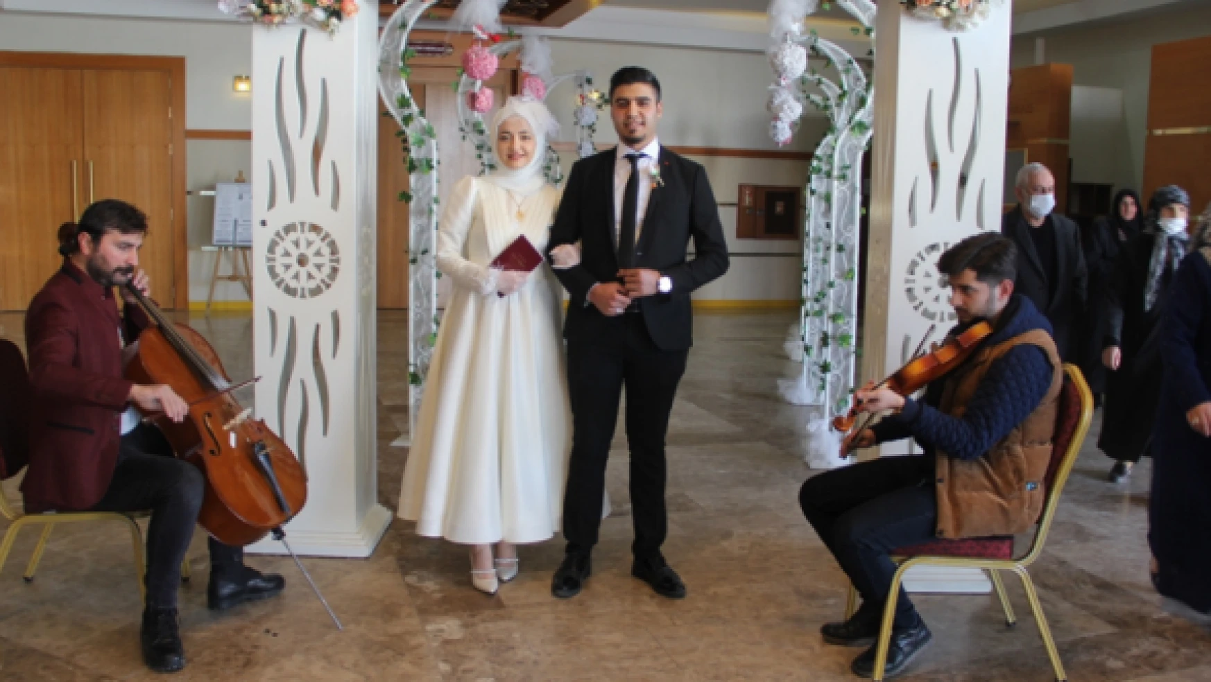 Malatya'daki nikah daireleri bugün doldu taştı!