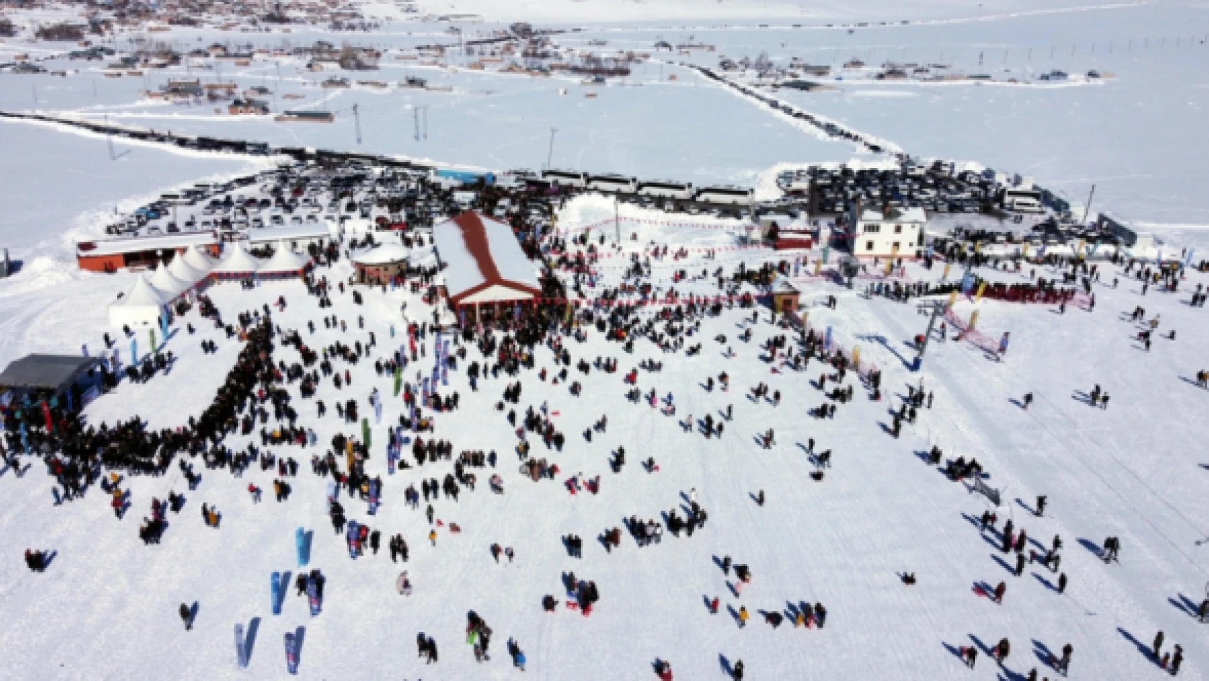 Van Kar Festivali'ne çevre iller akın etti
