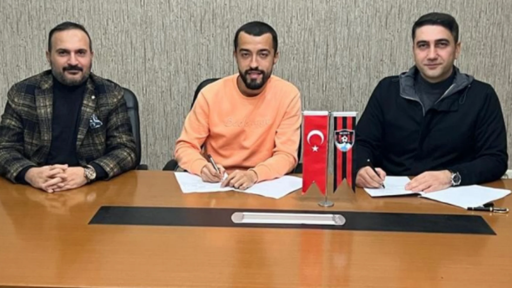 Vanspor FK, Mehmet Özdiraz ile anlaştı