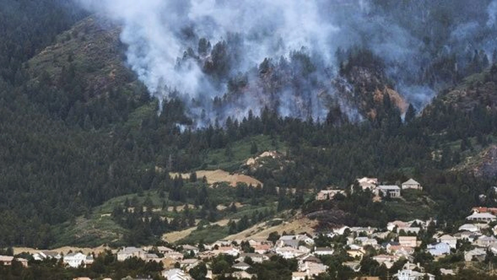 ABD'de orman yangını nedeniyle 20 bin kişi tahliye edildi