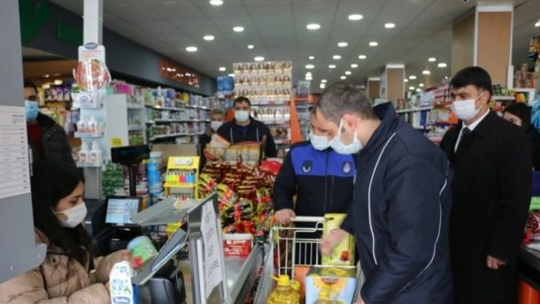 Bitlis'te marketlerde 'fahiş fiyat' ve 'stokçuluk' denetimi gerçekleştirildi
