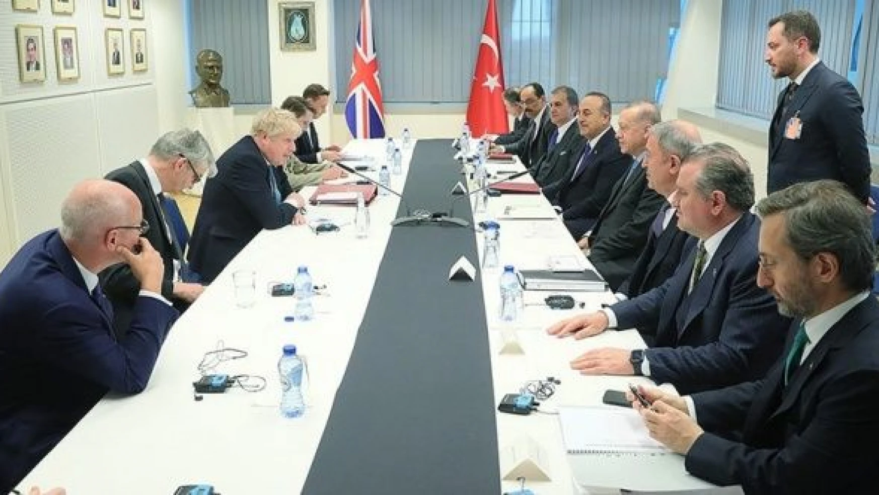 Cumhurbaşkanı Erdoğan İngiltere Başbakanı Johnson ile görüştü