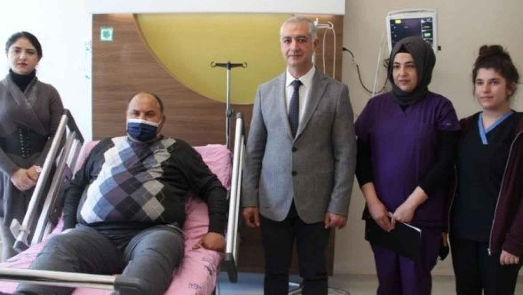 Dr. Öğretim Üyesi Egemen Çiçek:  Türkiye'de karaciğer nakli sonrası ilk defa kapalı yöntemle obezite cerrahisini uyguladık