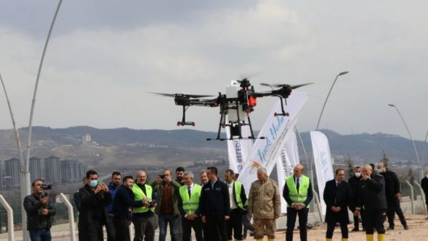 Elazığ'da tarım arazilerini ilaçlamada dron kullanılacak