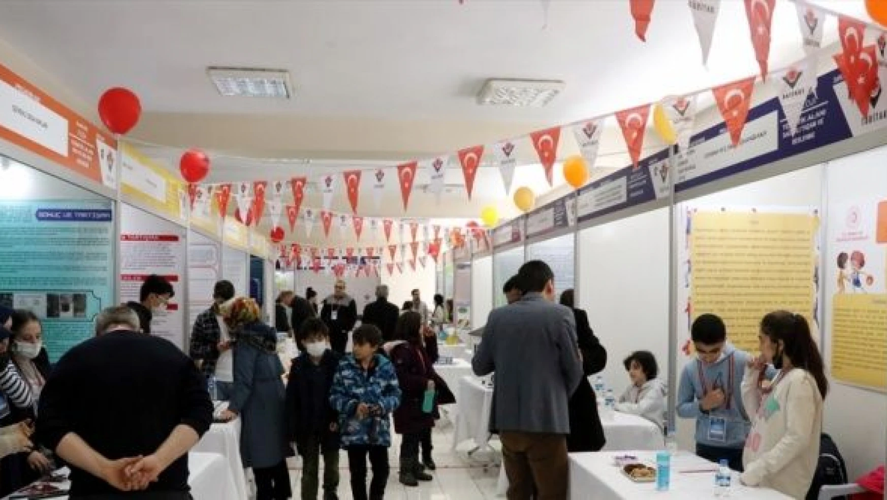 Erzurum'da genç mucitler için  bölge sergisi açıldı