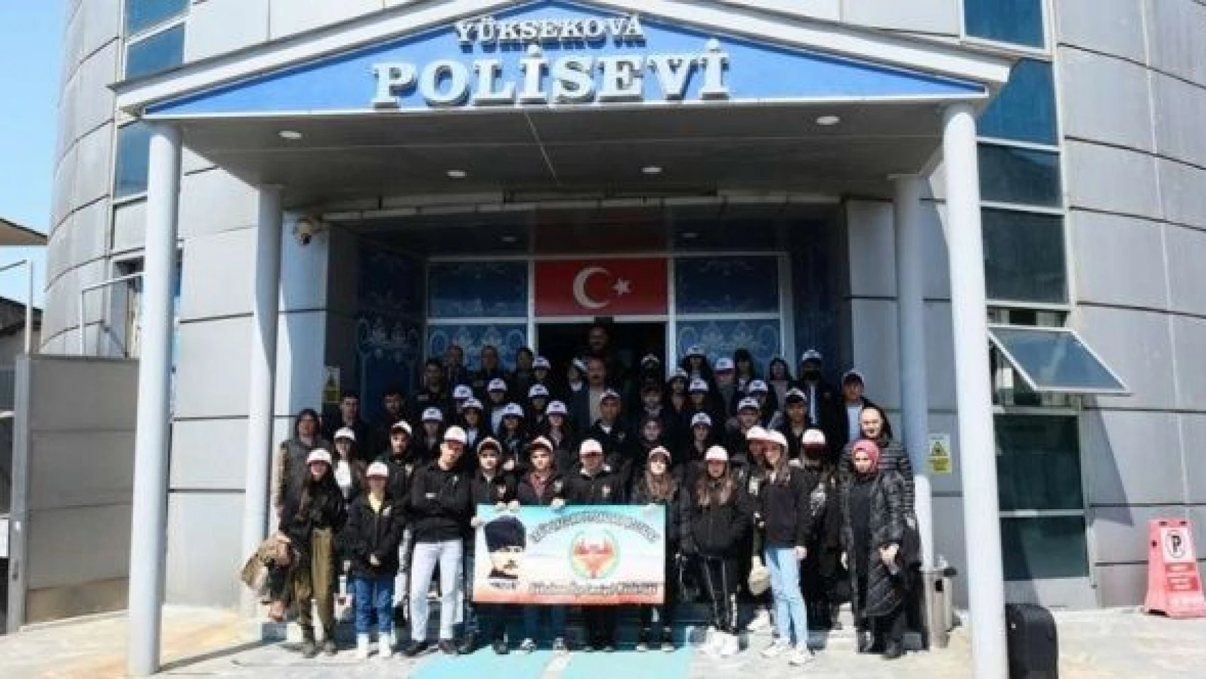 Hakkarili öğrenciler İstanbul ve Çanakkale'yi geziyor