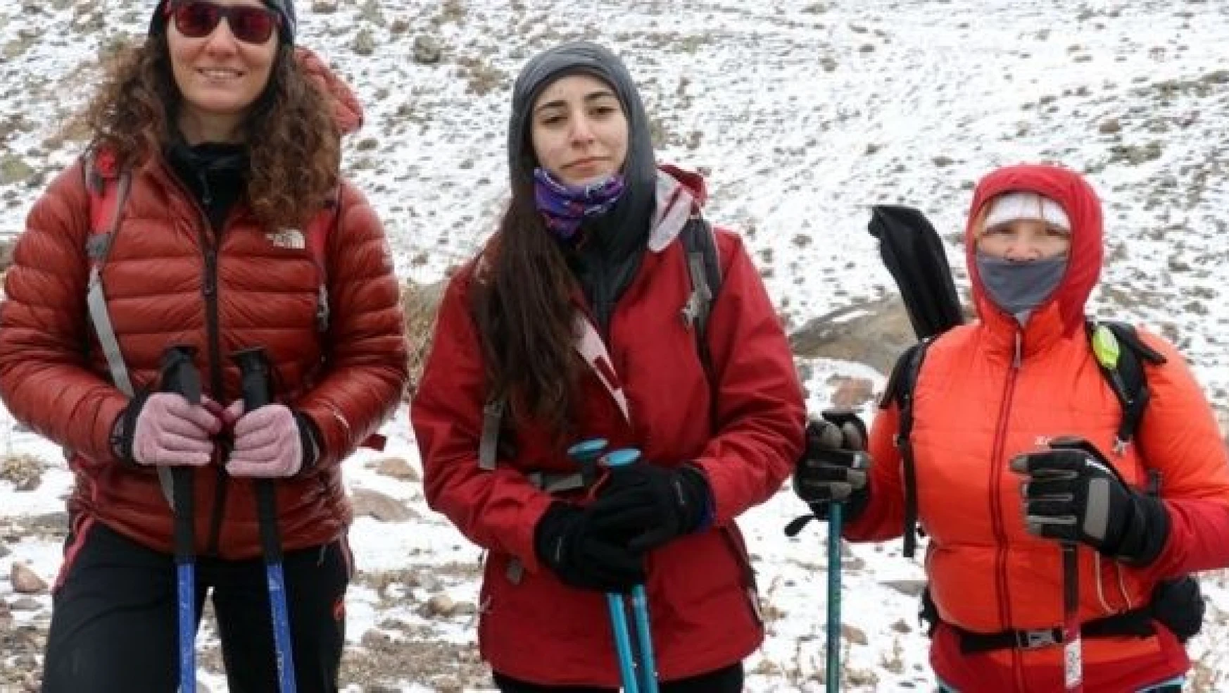 Kadın dağcılar Dünya Kadınlar Günü'nü Ağrı Dağı'nın zirvesinde kutlayacak