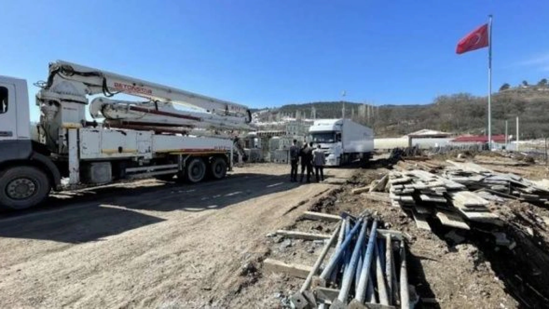 Türkgözü Sınır Kapısı bir kez daha  yolcu trafiğine kapatıldı