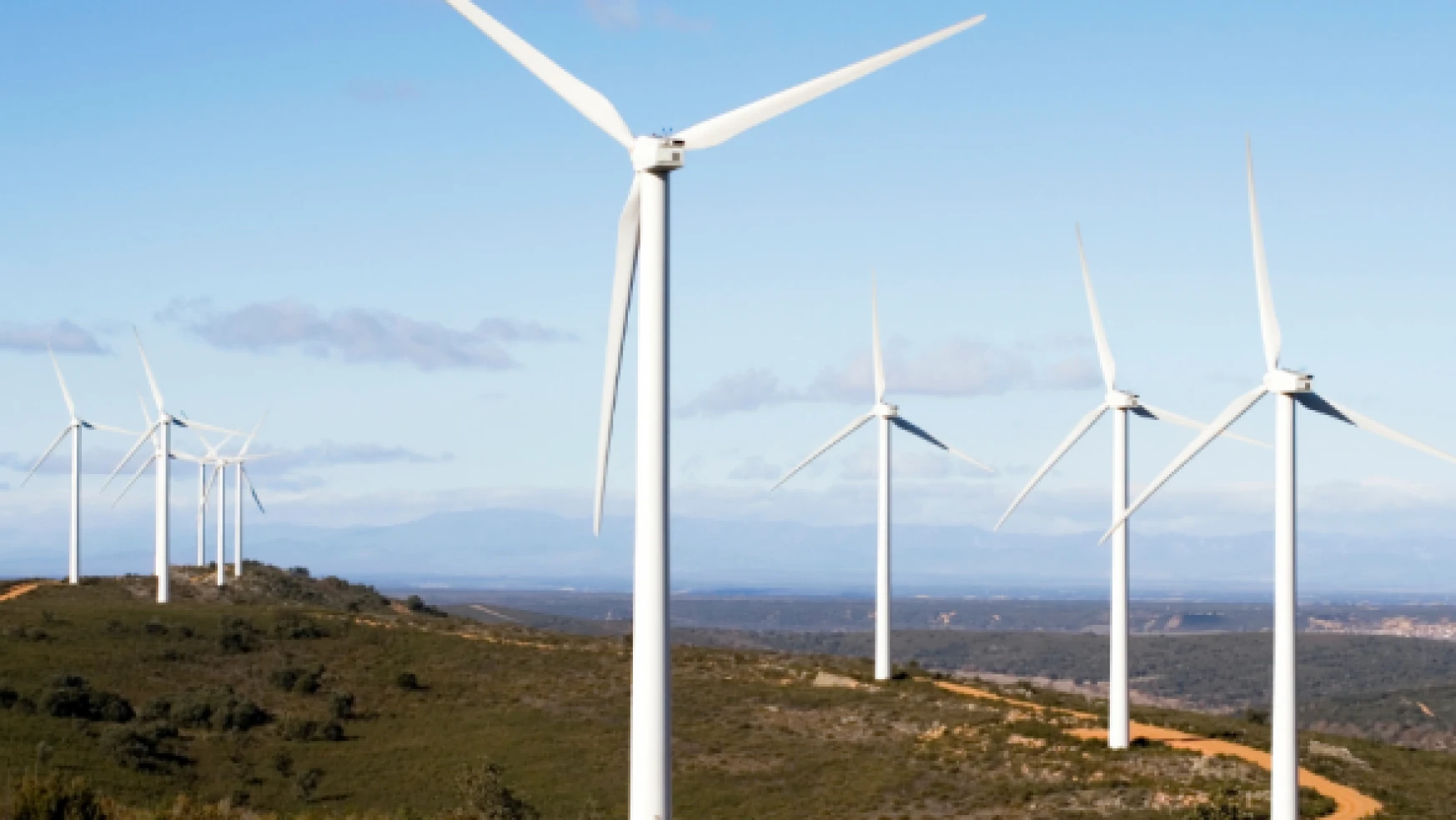 Van'da kurulan rüzgar enerjisi santralinde 50 bin haneye elektrik üretiliyor!