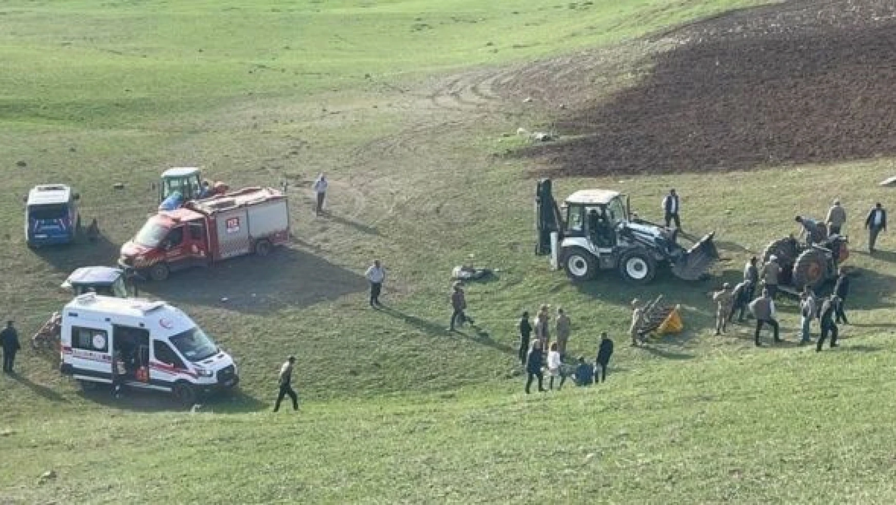 Ağrı'da traktörü devrilen çiftçi hayatını kaybetti