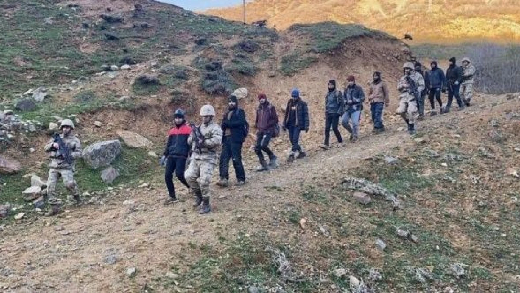 Bitlis'te düzensiz göçmen operasyonu!