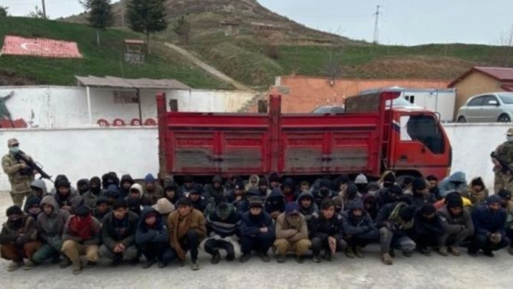 Bitlis'te düzensiz göçmen operasyonu!