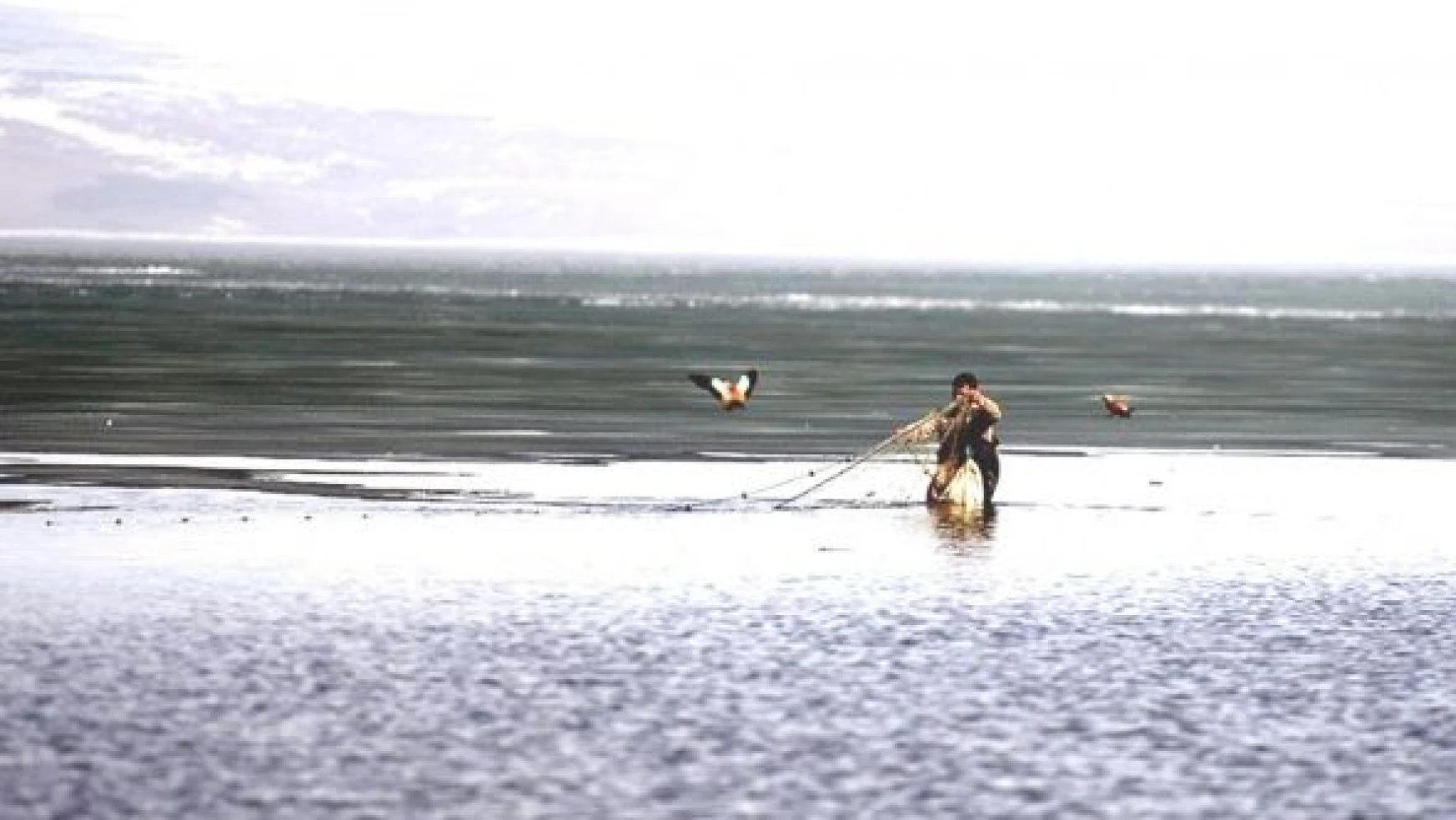 Çıldır'ın balıkçıları Eskimo usulüne veda etti
