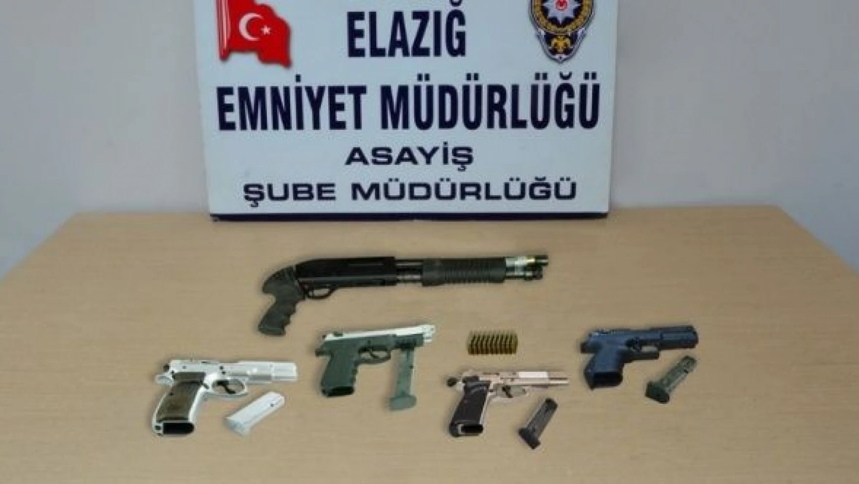 Elazığ'da asayiş uygulamalarında  24 kişi tutuklandı!