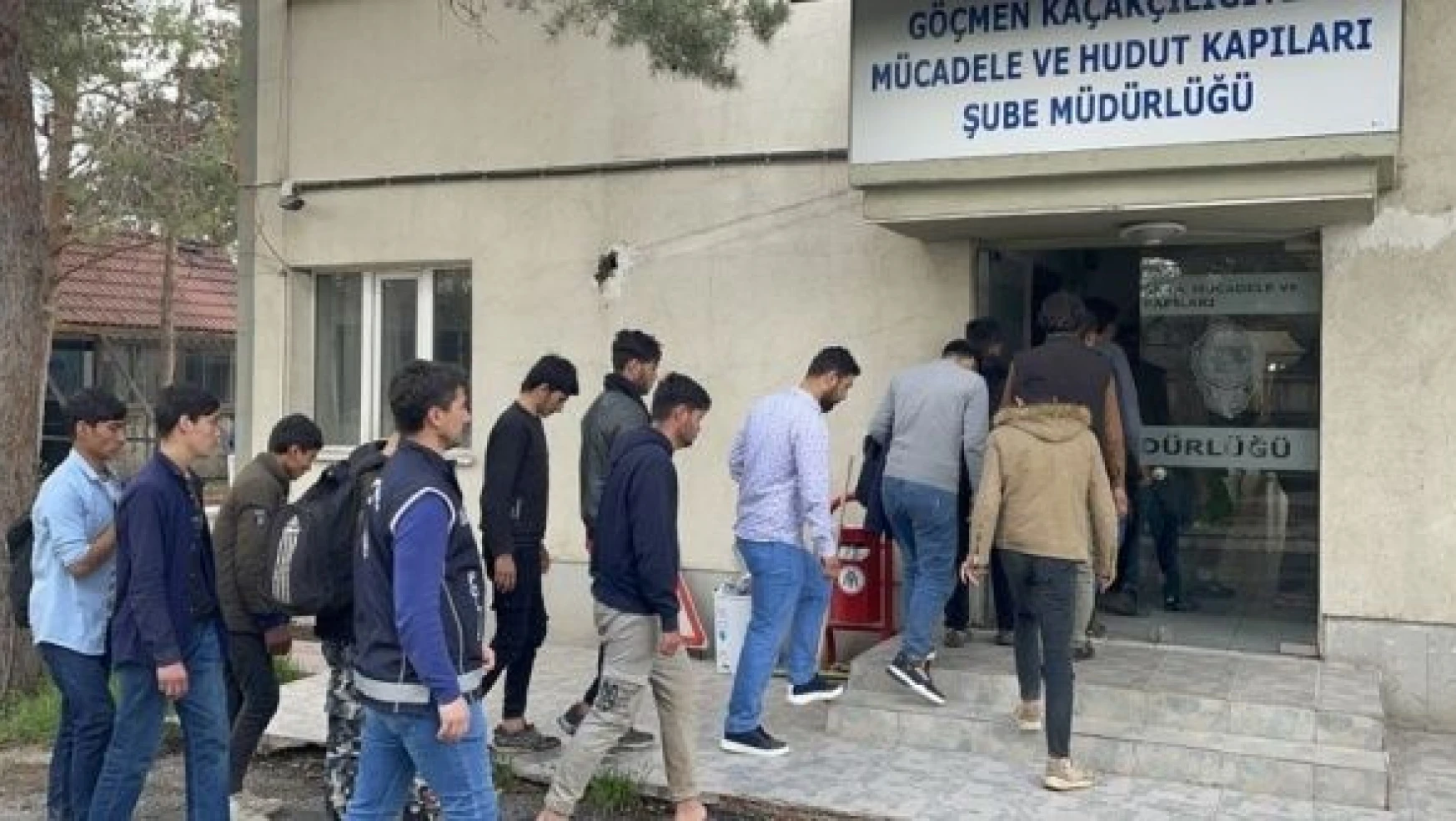 Erzincan'da düzensiz göçmen operasyonu!
