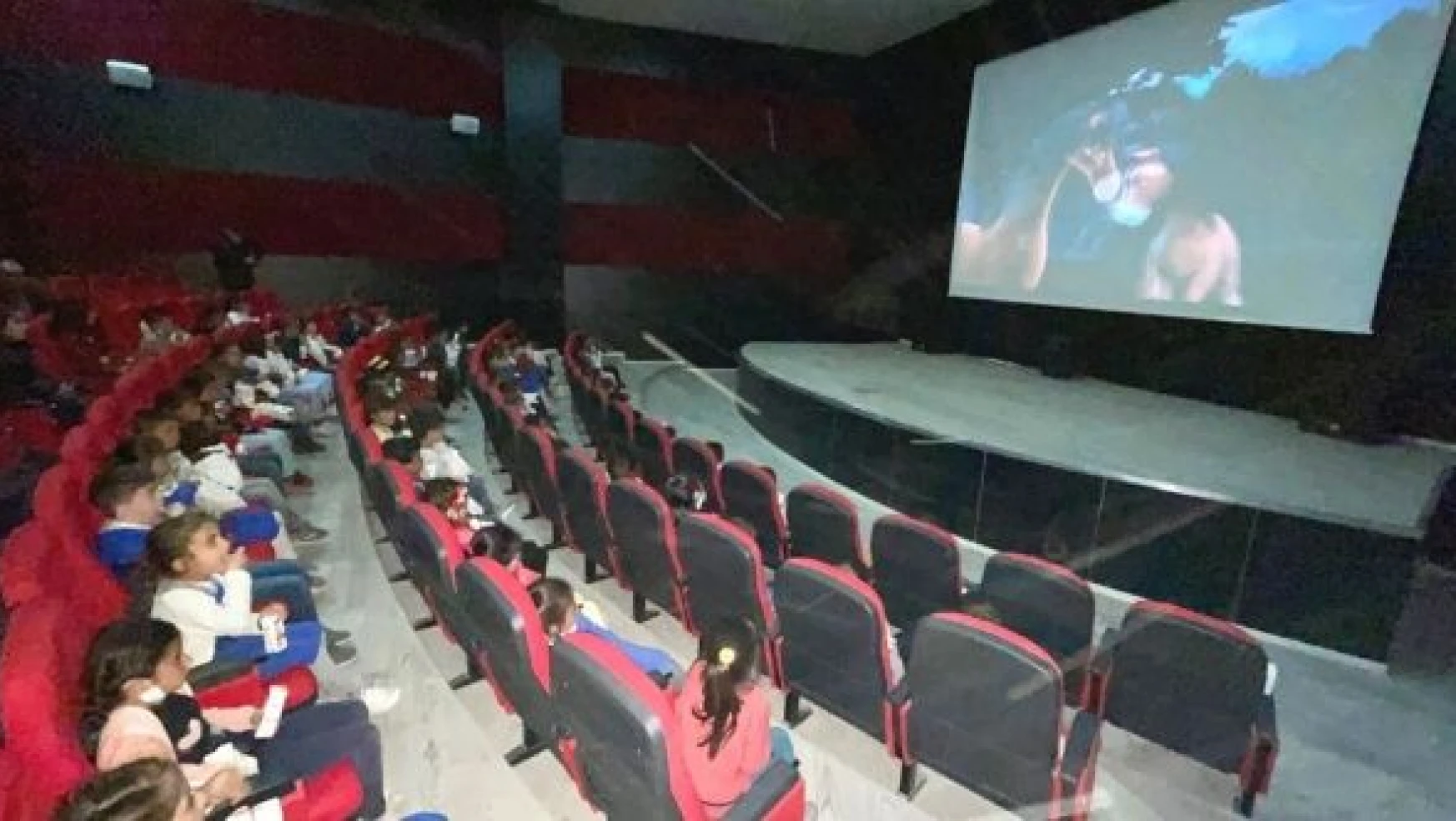 İlçede kullanılmayan bina sinemaya dönüştürüldü