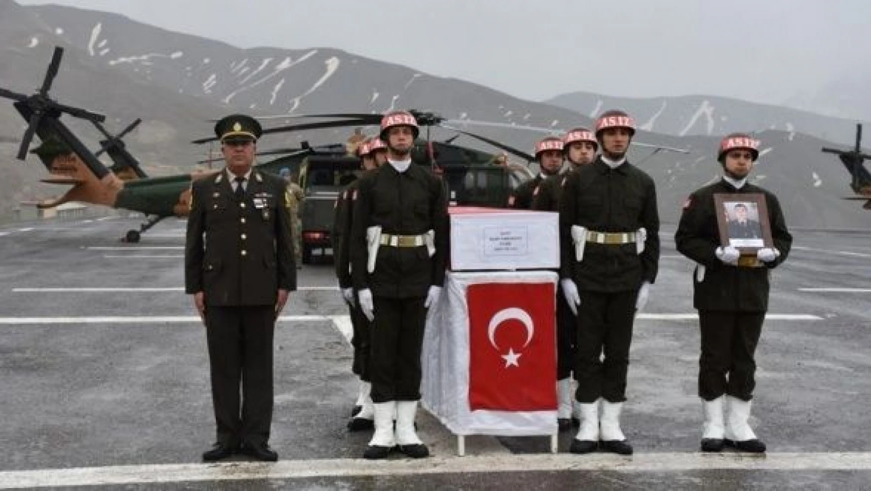 Şehit Piyade Teğmen Kaan Kanlıkuyu için Hakkari'de tören düzenlendi