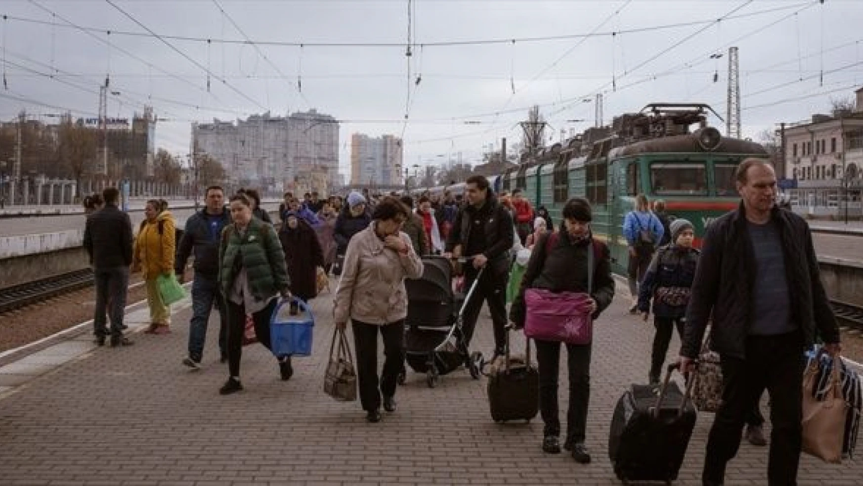 Ukrayna'da 4 binden fazla sivil güvenli bölgelere tahliye edildi