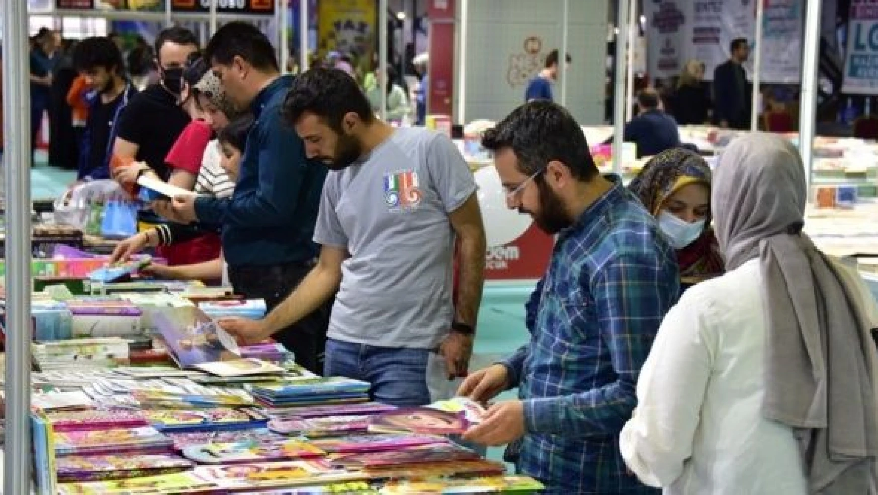 9'uncu Malatya Anadolu Kitap Fuarı devam ediyor