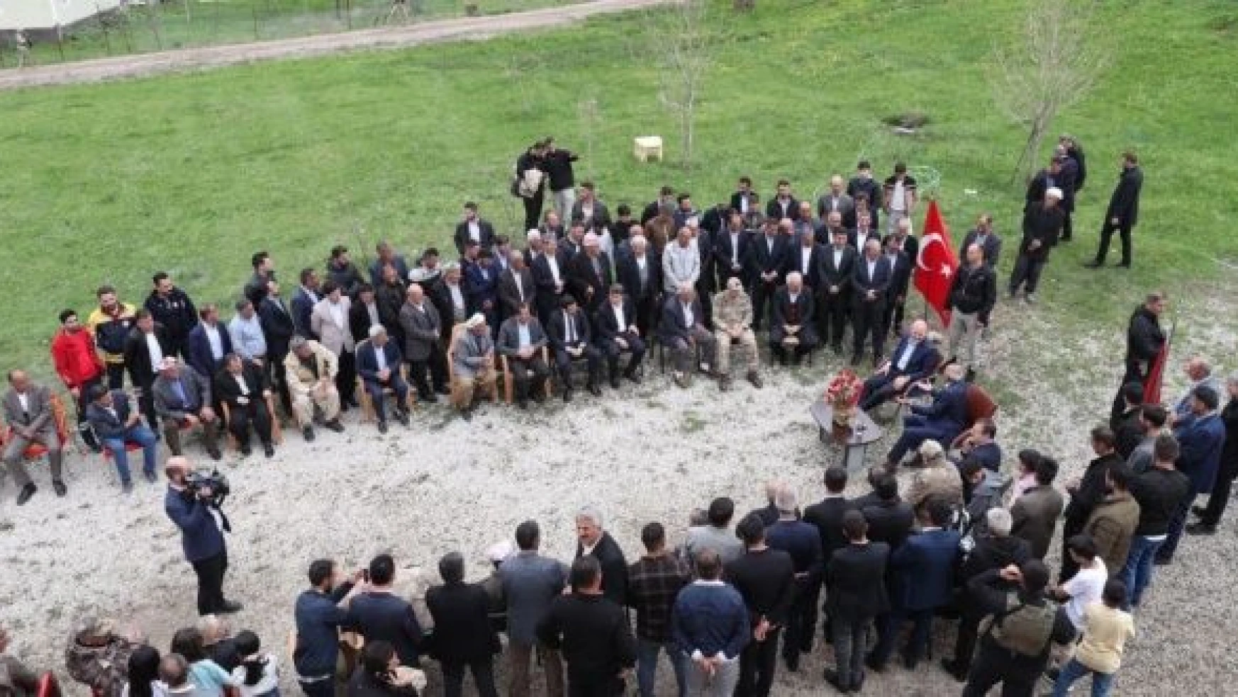 Bakan Soylu, Şemdinli Üzümkıran köyü sakinlerini Cumhurbaşkanı Erdoğan'la görüştürdü