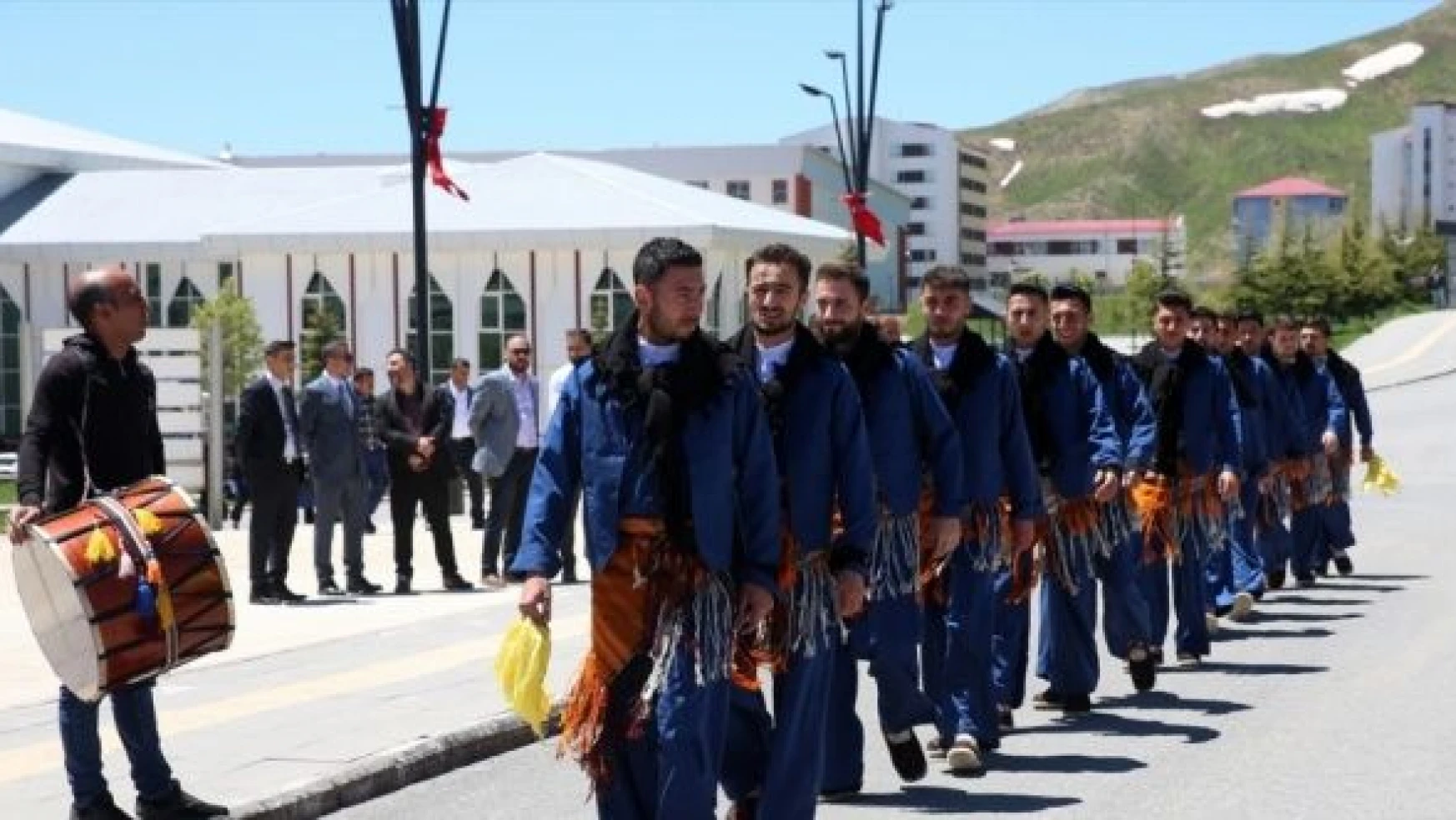 Bitlis Eren Üniversitesi'nde bahar şenlikleri başladı