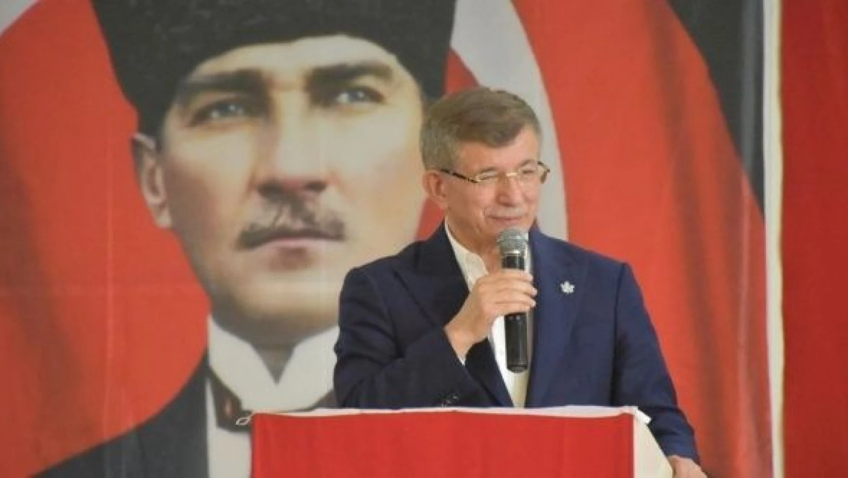 Davutoğlu Kağızman'da partilileri ile buluştu