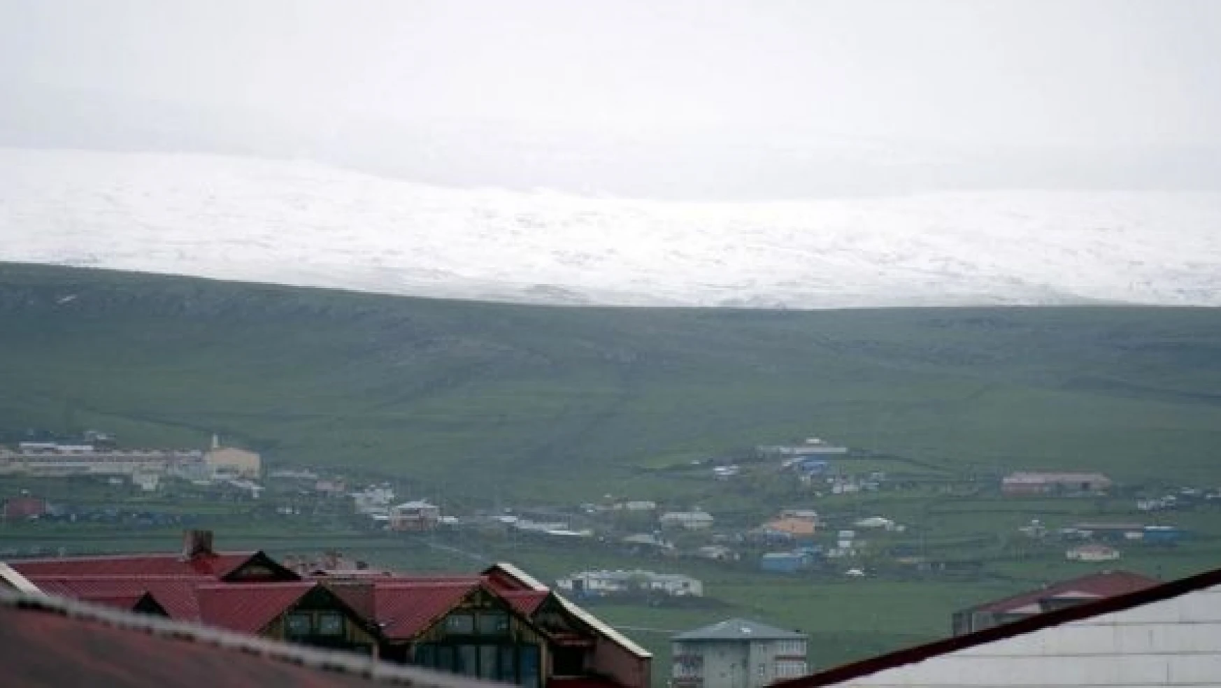 Erzurum ve Ardahan Mayıs'ta beyaza büründü