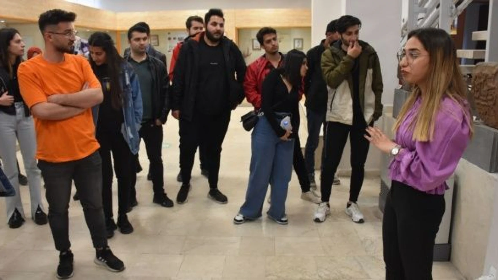 Kafkas Üniversitesi öğrencileri derslerini tarihi ve kültürel mekanlarda işliyor