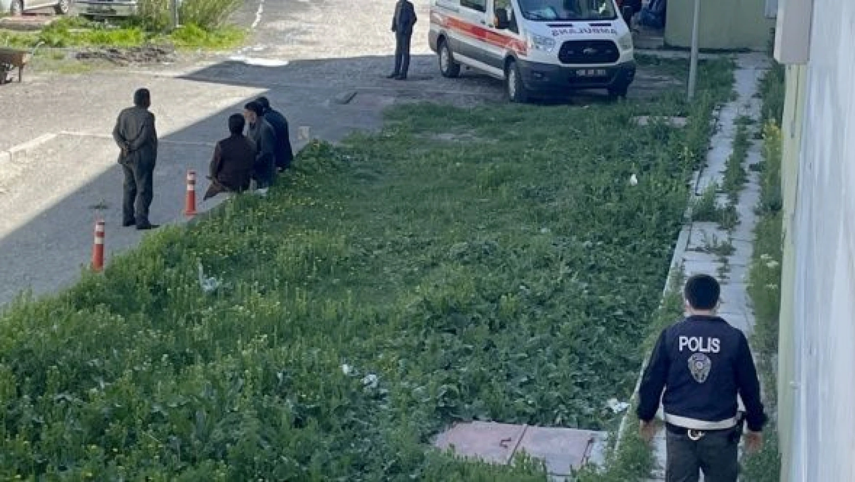 Kars'ta bir kişi 2 kardeşi tabancayla öldürdü!