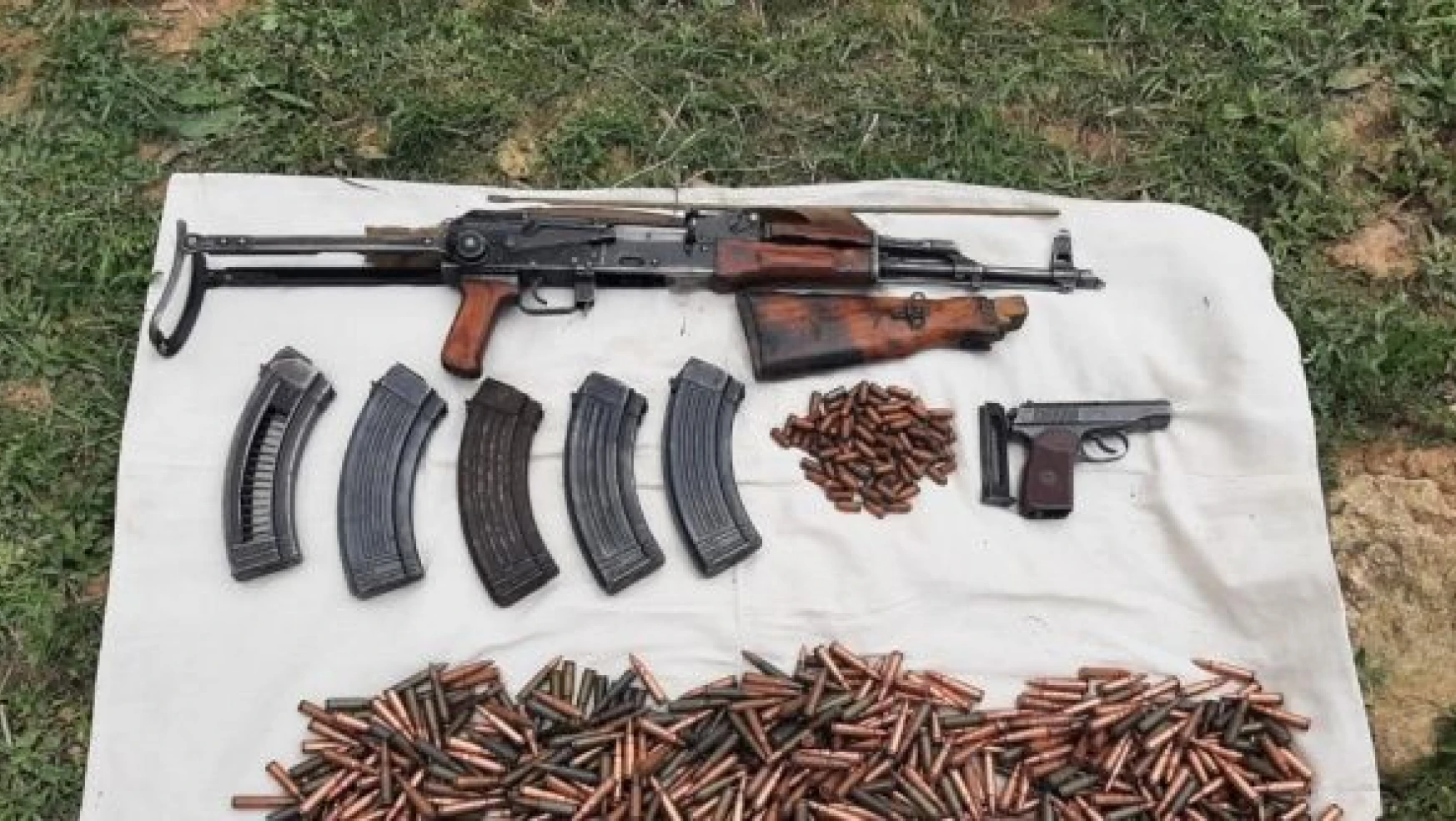 Van'da PKK'ya ait silah ve örgütsel malzeme ele geçirildi!