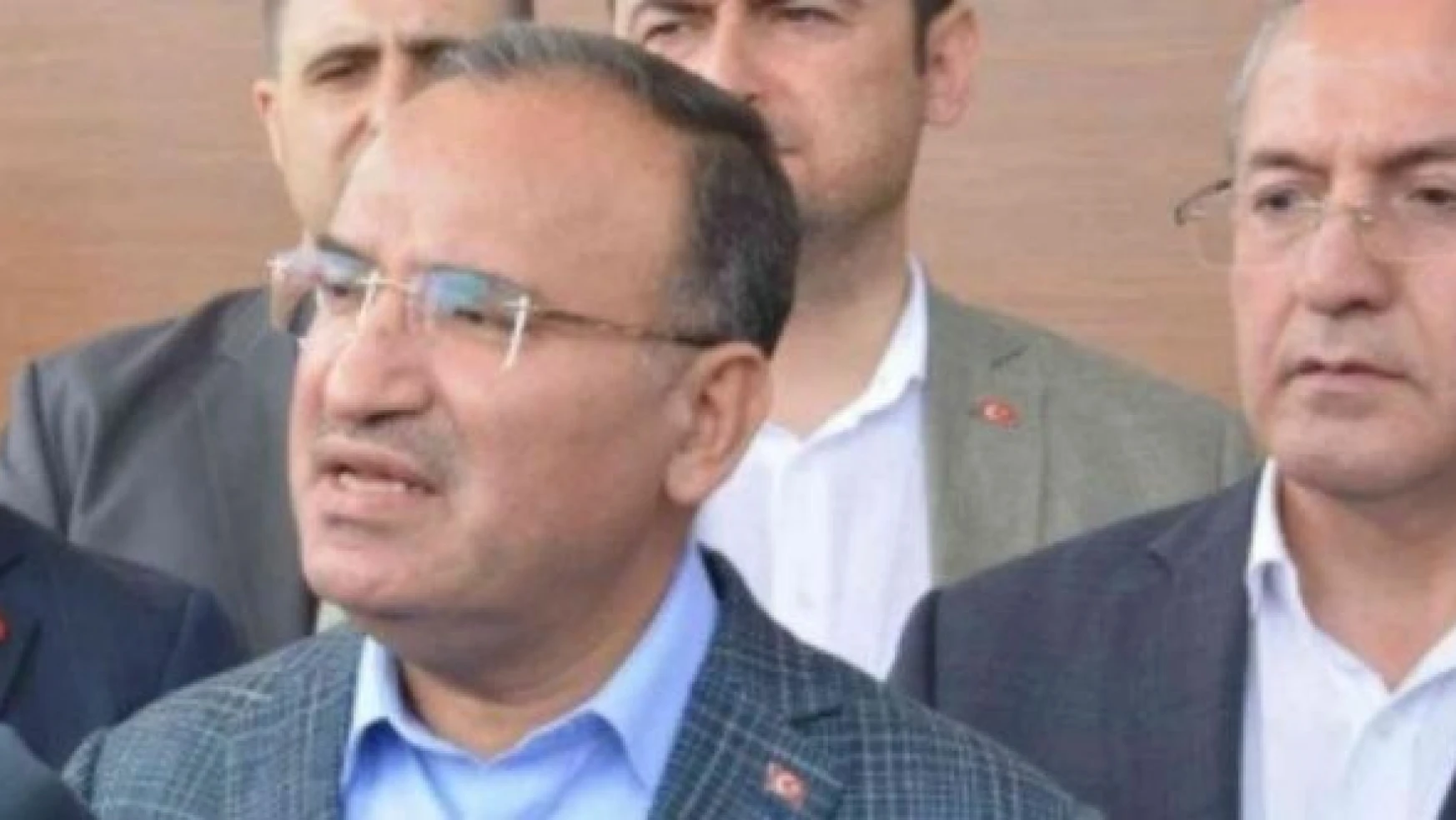 Adalet Bakanı Bozdağ: "Cumhurbaşkanı Erdoğan'ın 2023'te aday olması Anayasa'ya uygun"