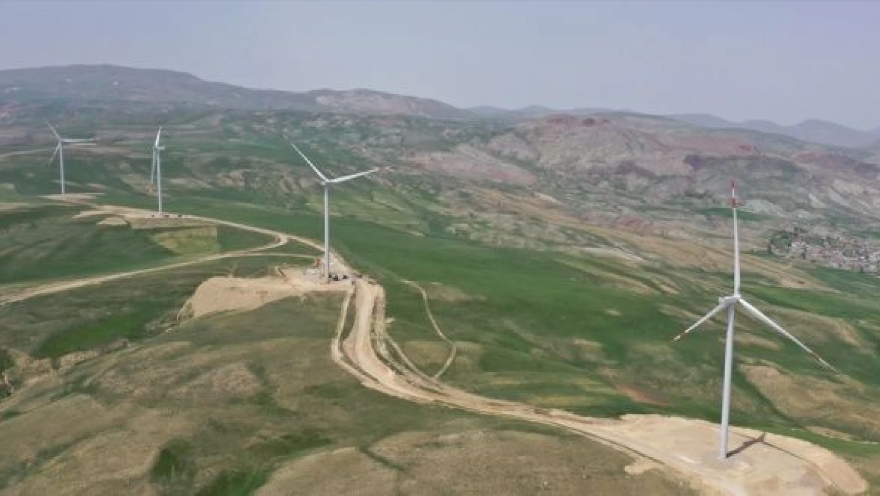 Ağrı'da  türbinler rüzgarı enerjiye dönüştürüyor