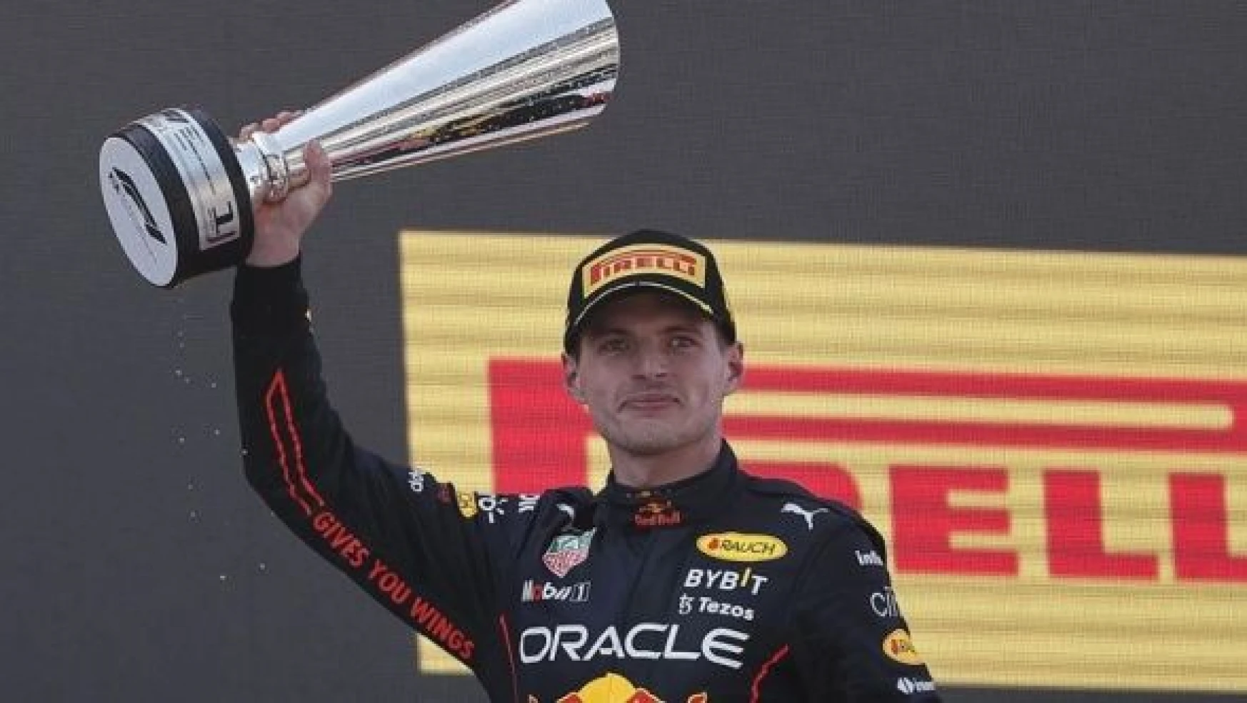 Formula 1'in kazananı Verstappen oldu