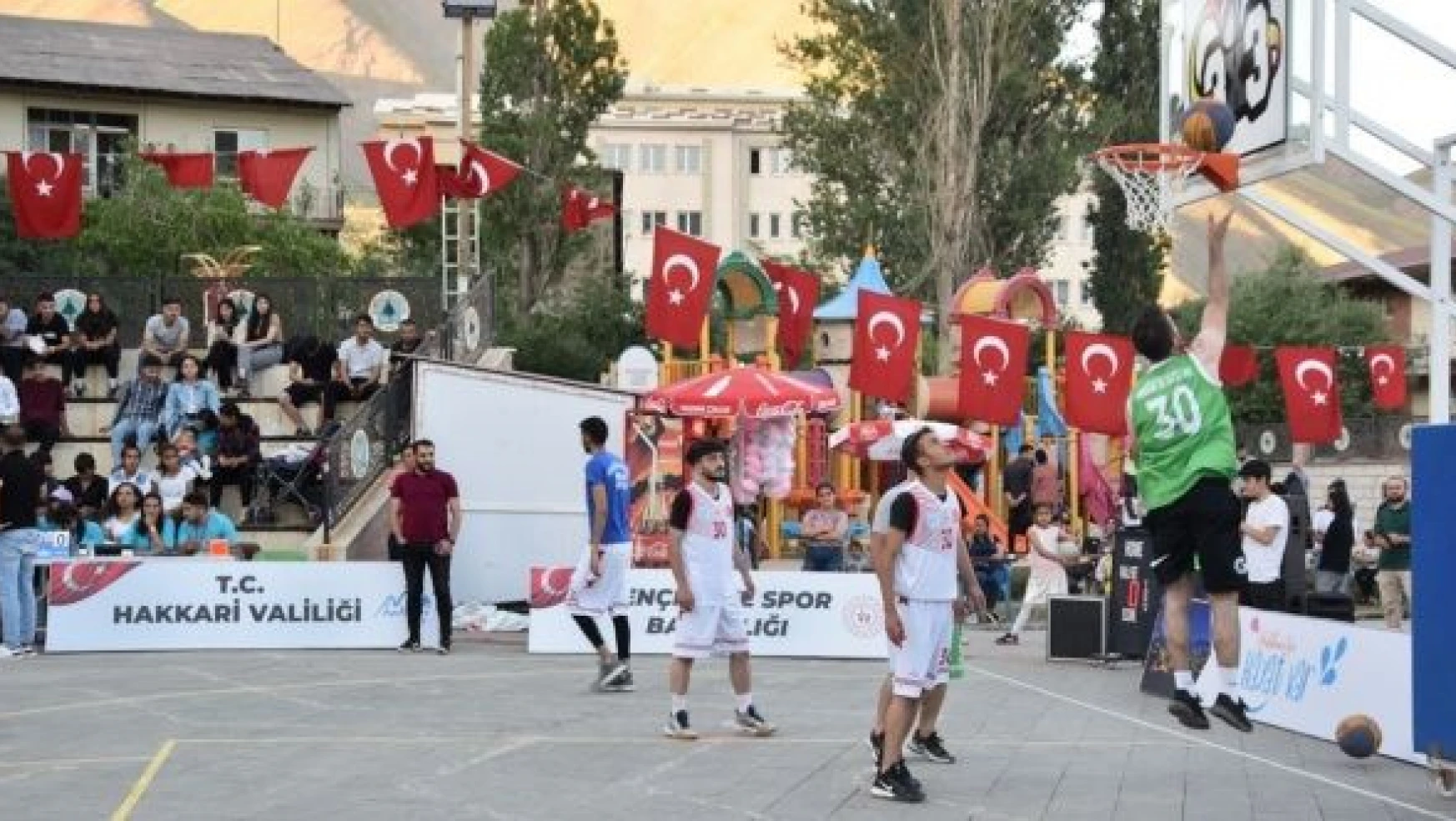 Hakkari'de Ɖx3 Sokak Basketbol Şampiyonası' düzenlendi