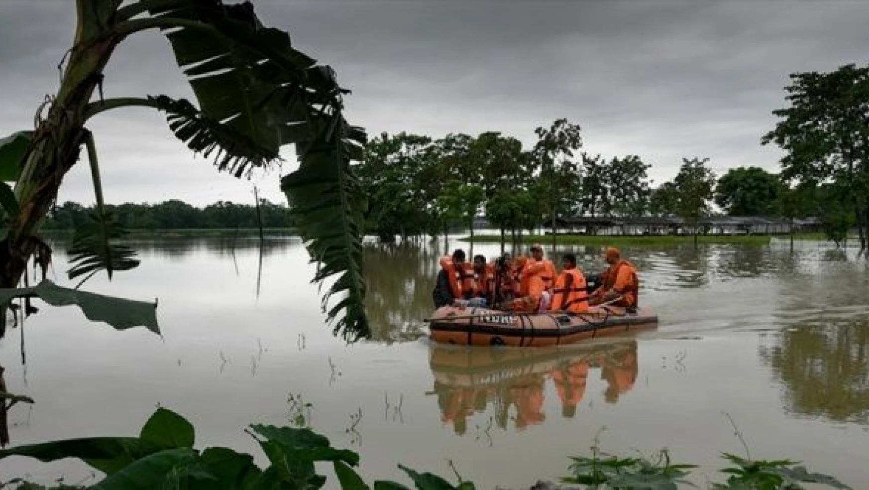 Hindistan'daki sel 71 kişinin canını aldı