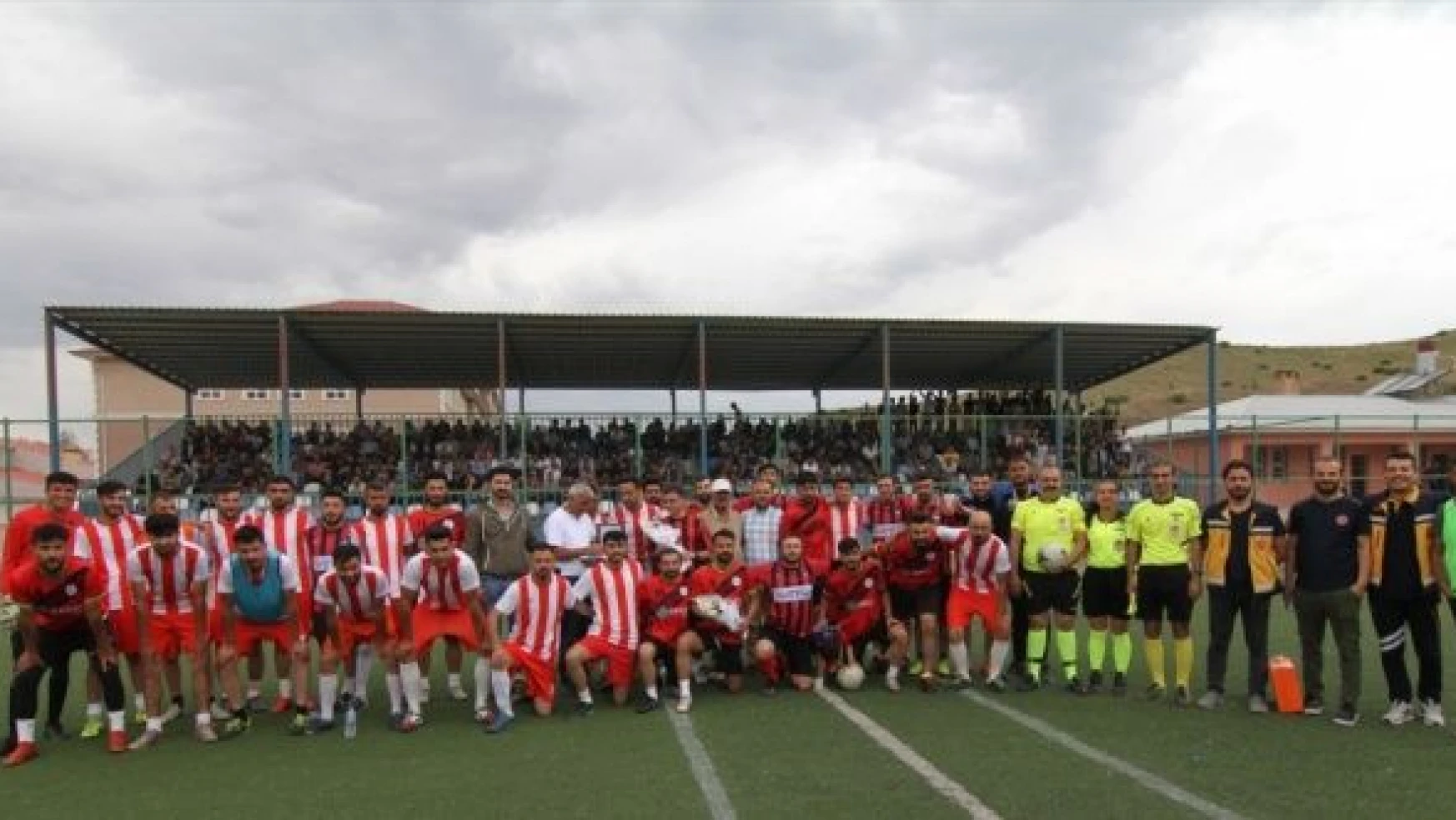 Özalp'ta düzenlenen futbol turnuvası sona erdi